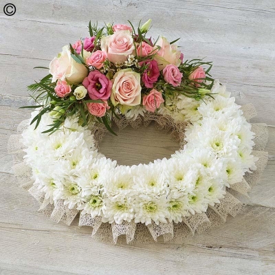 Traditional Wreath Pink